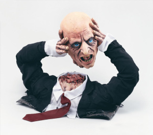 Голова оторванная в руках